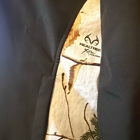 Realtree Camo Softshell Hunting Jacket, Xtra Colors, Black Camo, Women's Medium - Picture 6 of 7